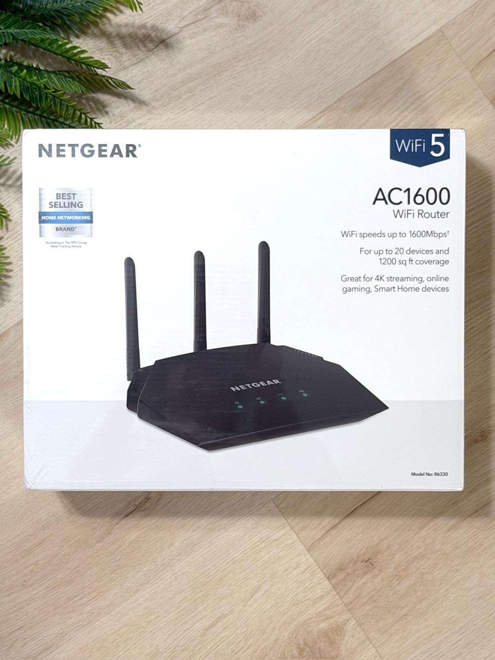 NETGEAR Black Wireless Router 1600 Mbps - Picture 5 of 5